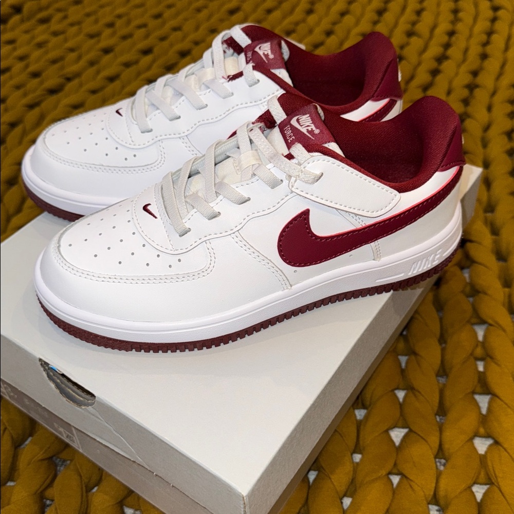 Nike Kids White/ Burgundy Air Force Ones - Picture 6 of 9